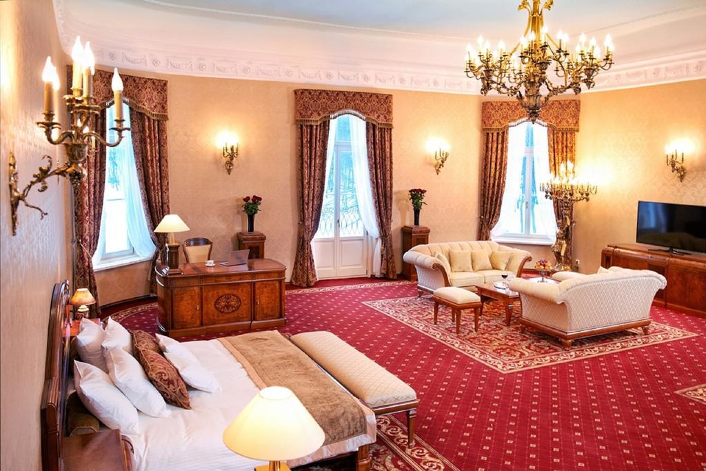 Hotel Pałac Żelechów Spa&Wellness Zewnętrze zdjęcie